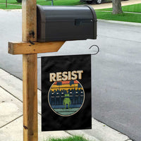 Frog Resist Garden Flag Portland Frog Activist Protest Retro Sunset - Wonder Print Shop
