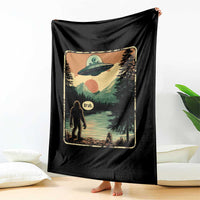 Funny Bigfoot Sasquatch Alien Spaceship UFO Introvert Bruh Throw Blanket - Wonder Print Shop