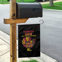 Funny Thanksgiving Turkey Garden Flag Turkey Game Dont Look At The Turkey - Wonder Print Shop