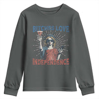 Funny Bitches Love Independence 4th Of July Youth Sweatshirt Retro Statue Of Liberty - Wonder Print Shop
