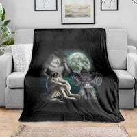 Funny Three Alpha Wolf Howling Moon Throw Blanket Weird Cringe Werewolf Meme - Wonder Print Shop