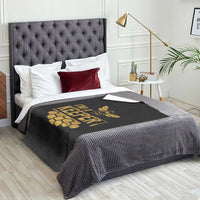 I Am A Keeper Throw Blanket Honey Bee Apiarist Funny Beekeeping