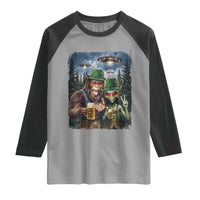 Funny Bigfoot Alien Oktoberfest Raglan Shirt Selfie Beer Party German Lederhosen UFO Gift