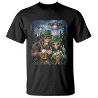 Funny Bigfoot Alien Oktoberfest T Shirt Selfie Beer Party German Lederhosen UFO Gift