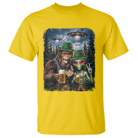 Funny Bigfoot Alien Oktoberfest T Shirt Selfie Beer Party German Lederhosen UFO Gift