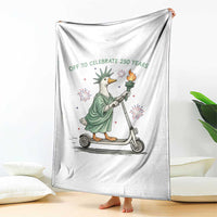 Funny Goose Statue Of Liberty Throw Blanket Off To Celebrate 250 Year