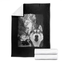 Funny Husky Chaos Throw Blanket Cool Dog Selfie With Burning Car