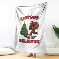 Funny Bigfoot Santa Believes Six Seven Meme Throw Blanket Trendy Gen Z Xmas Gift - Wonder Print Shop