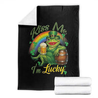 Funny Kiss Me I Am Lucky Throw Blanket St Patricks Day Frog