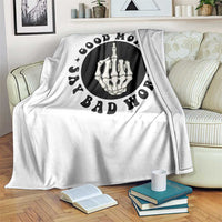 Funny Skeleton Mom Quote Throw Blanket Good Moms Say Bad Words