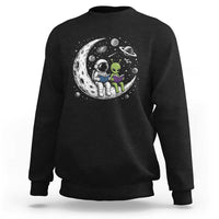 Funny Bookworm In Space Sweatshirt Cute Astronaut And Alien Reading