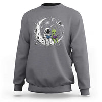 Funny Bookworm In Space Sweatshirt Cute Astronaut And Alien Reading