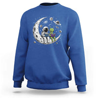 Funny Bookworm In Space Sweatshirt Cute Astronaut And Alien Reading