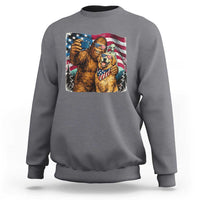 Funny Patriotic Bigfoot Golden Retriever Selfie Squad Sweatshirt