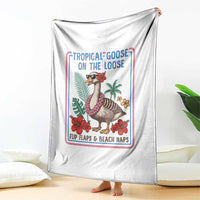 Funny Hawaiian Beach Vacation Graphic Throw Blanket Tropical Goose On The Loose