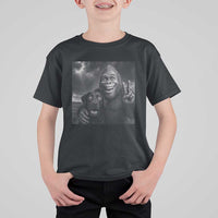 Cute Labrador Selfie With Bigfoot T Shirt For Kid Funny Cryptid - Wonder Print Shop