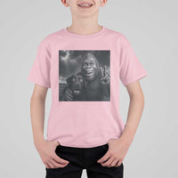 Cute Labrador Selfie With Bigfoot T Shirt For Kid Funny Cryptid - Wonder Print Shop