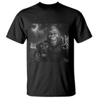 Cute Labrador Selfie With Bigfoot T Shirt Funny Cryptid - Wonder Print Shop