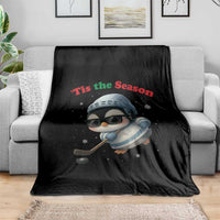 Penguin On Ice Tis The Season Throw Blanket Funny Christmas Gift - Wonder Print Shop
