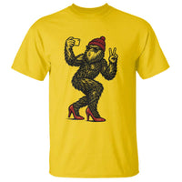 Funny Sexy Bigfoot Selfie T Shirt Sasquatch Lover Gift