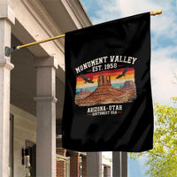 Retro Monument Valley Arizona Utah Sunset Established 1958 Garden Flag Southwest Desert Eagle Road Trip Nature Souvenir