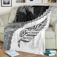 paua-shell-maori-silver-fern-premium-blanket-white