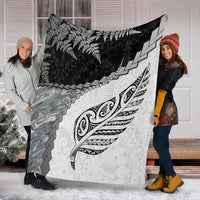 paua-shell-maori-silver-fern-premium-blanket-white