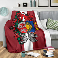 latvia-original-flag-and-coat-of-arms-blanket