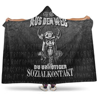 viking-hooded-blanket-geh-mir-aus-dem-weg-du-unnotiger-sozialkontakt-hooded-blanket