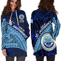 Blue hoodie dress with abstract geometric print, front pouch and drawstring hood
