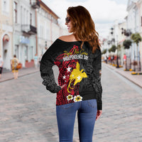 Papua New Guinea Independence Off Shoulder Sweater PNG Kumuls - Tribal Crocodile - Wonder Print Shop