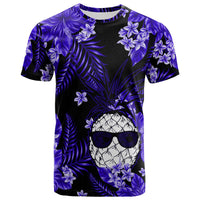 Short-sleeve T-shirt with dark base, purple floral leaves and skull graphic