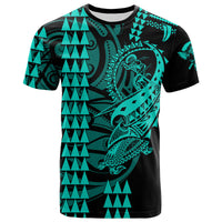 Short-sleeve T-shirt with dark base and turquoise tribal warrior print, crew neck
