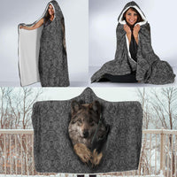 gray-wolf-escape-native-american-hooded-blanket