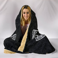 viking-hooded-blanket-viking-helmet