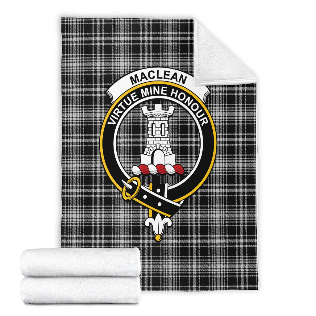 scottish-maclean-black-and-white-clan-crest-tartan-blanket