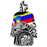 Pohnpei Pingelap Flag With Round Black White Pattern Wearable Blanket Hoodie - Wonder Print Shop