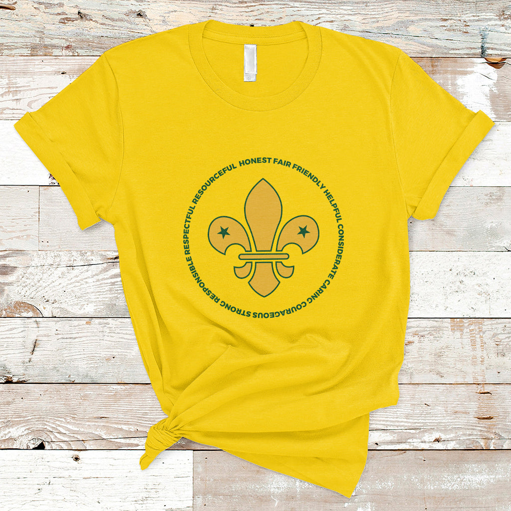 Girls graphic T-shirt, daisy yellow, yellow fleur-de-lis emblem with green circular design