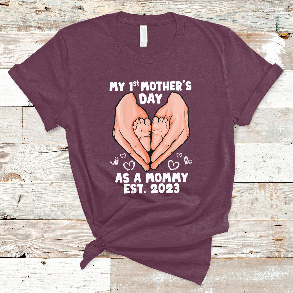 My First Mother's Day As a Mommy Cute Pregnancy Announcement Mother's Hands Baby's Feet T Shirt - Wonder Print Shop