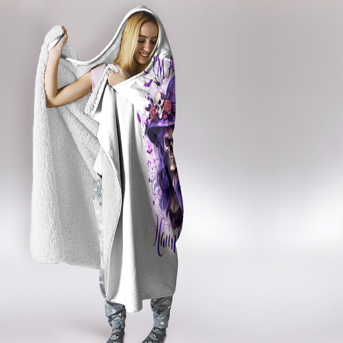 witch-skull-hooded-blanket-im-a-haunt-mess