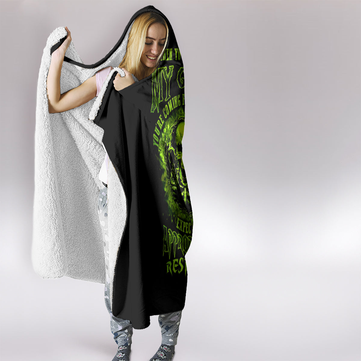 gun-skull-hooded-blanket-when-you-come-for-my-gun-expect-an-appropriate-response