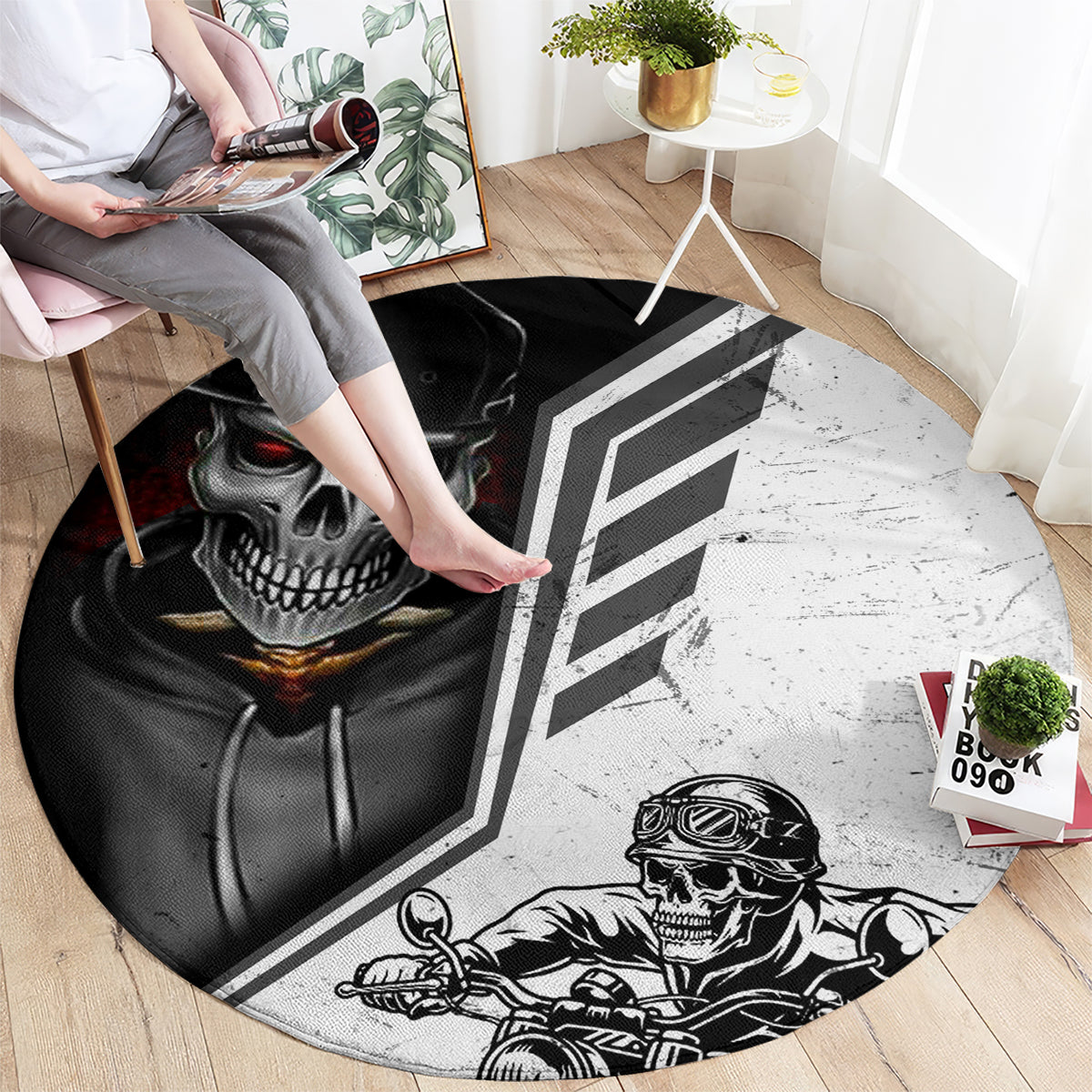 skull-round-carpet-riding-motocycle