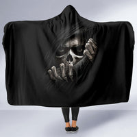 skull-hooded-blanket-evil-skeleton-look-inside