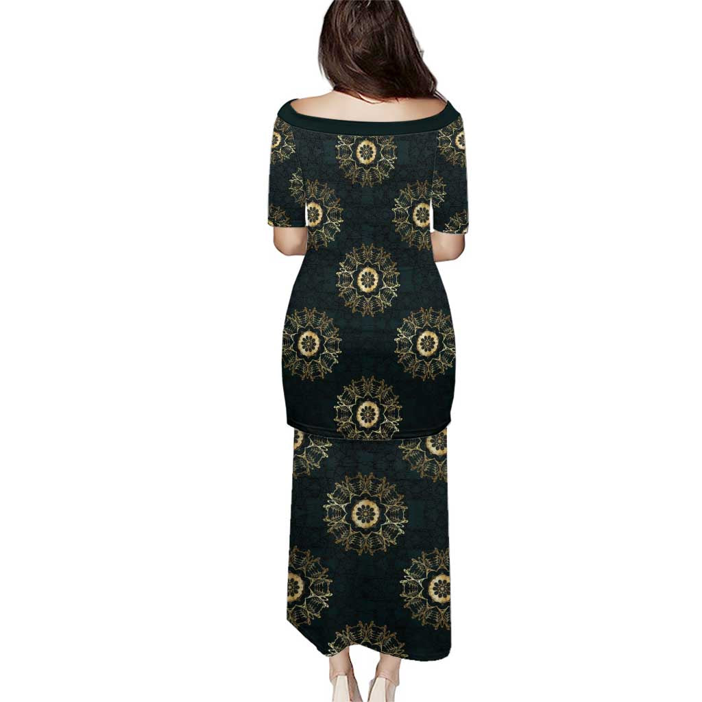 Personalized Powerful Woman in Patterns African Puletasi