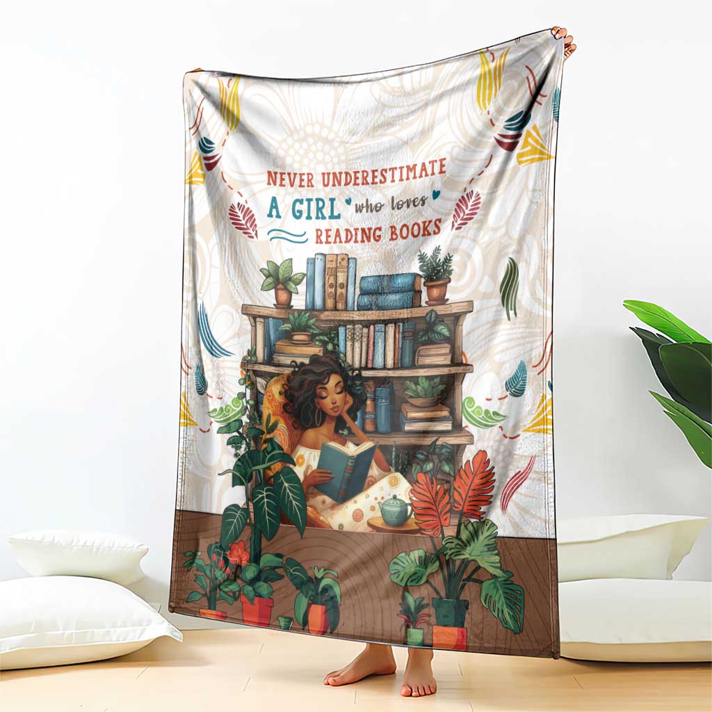 Never Underestimate A Girl Who Loves Reading Books Blanket