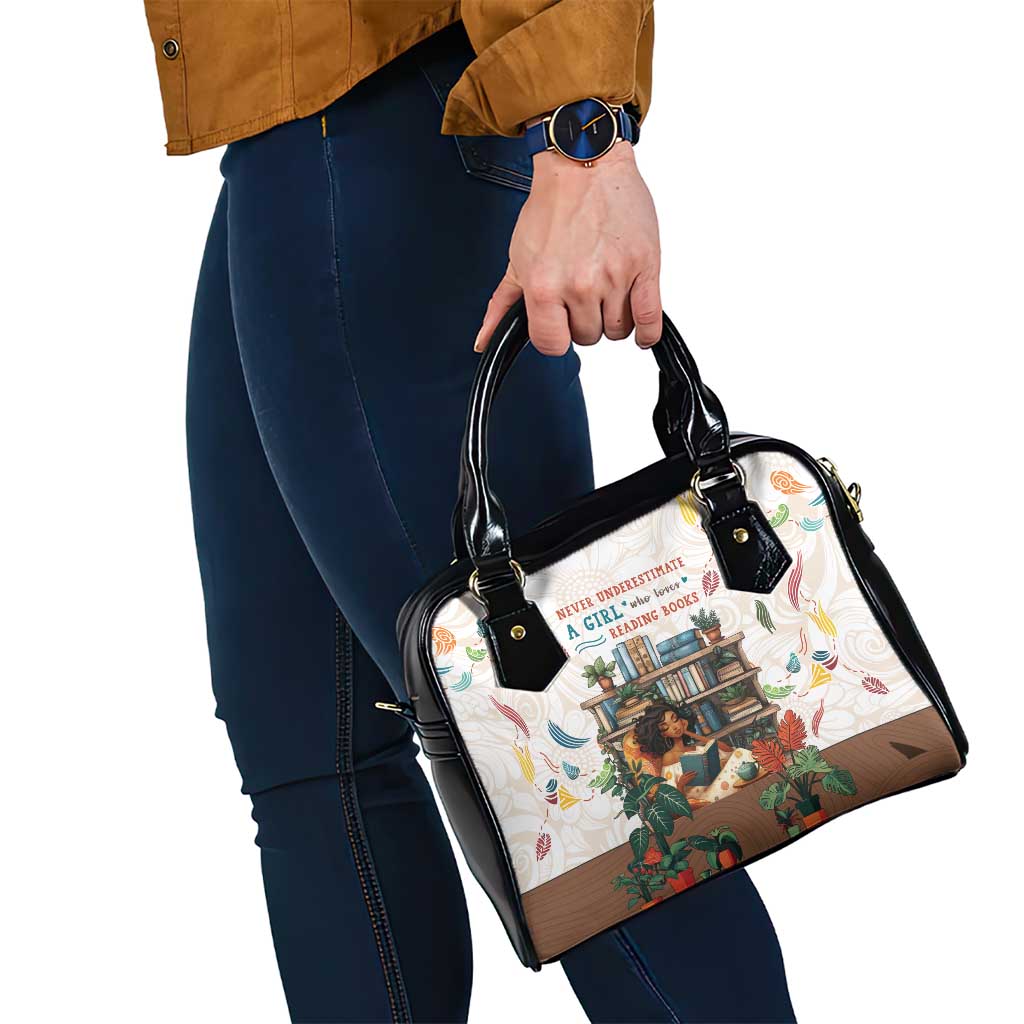 Never Underestimate A Girl Who Loves Reading Books Shoulder Handbag