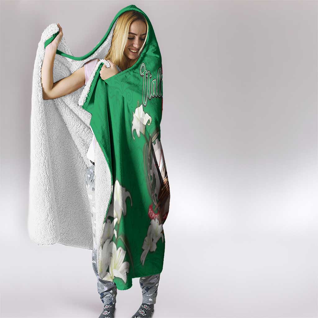 Italy Hooded Blanket Sparrow With Symbol Italiana - Wonder Print Shop