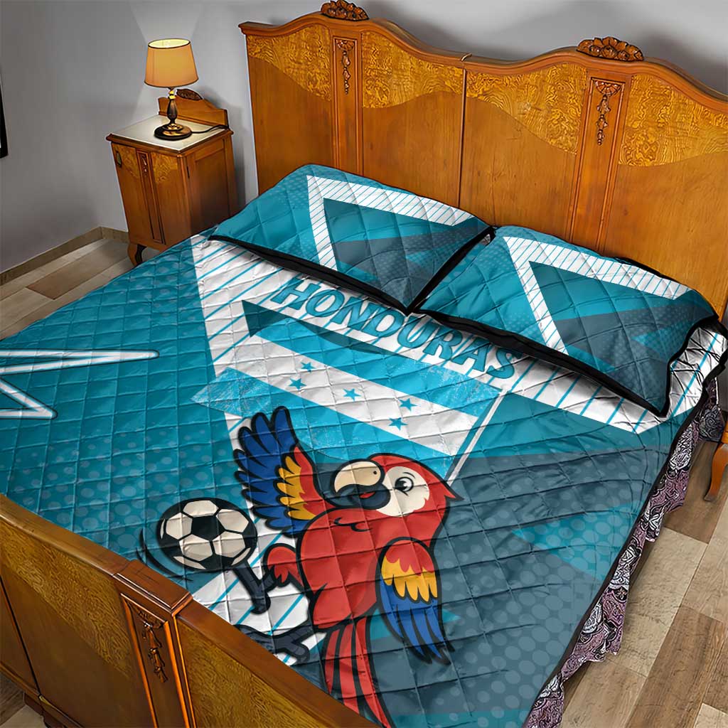 Honduras Football Quilt Bed Set Scarlet Macaw Mascot