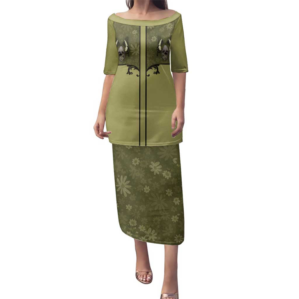 Western Gothic Yoke Family Matching Puletasi and Hawaiian Shirt Retro Butterfly With Daisy Garden - Wonder Print Shop