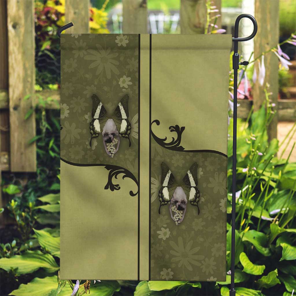 Western Gothic Yoke Garden Flag Retro Butterfly With Daisy Garden - Wonder Print Shop